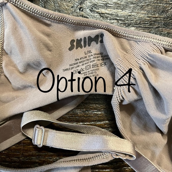 5. SKIMS Seamless Sculpt Bralette - Picture 11 of 16